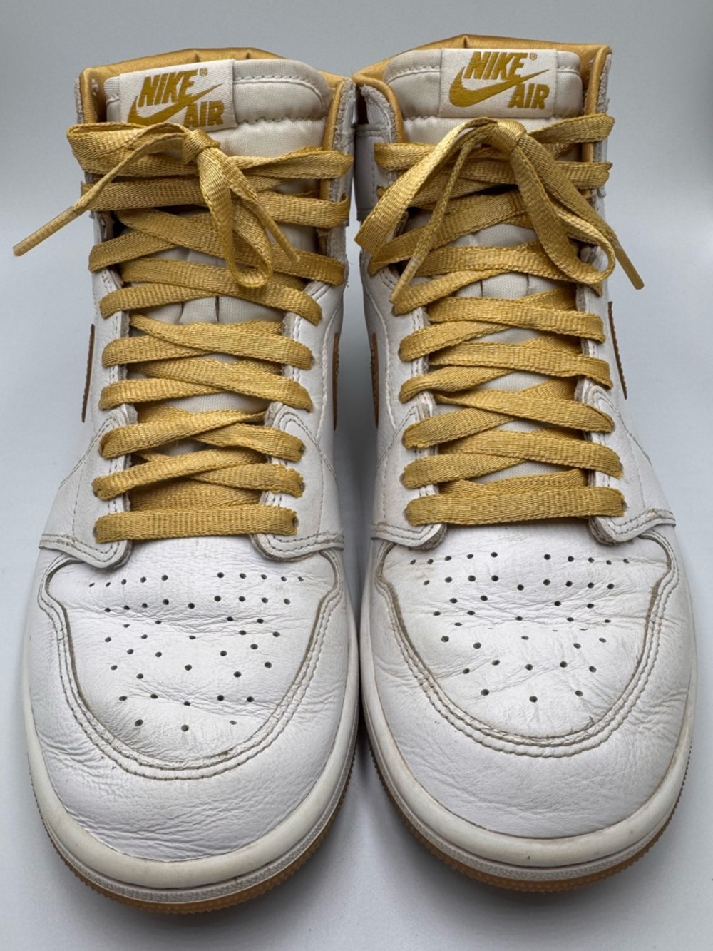 Nike Air Jordan 1 Retro High OG Metallic Gold 8.5
